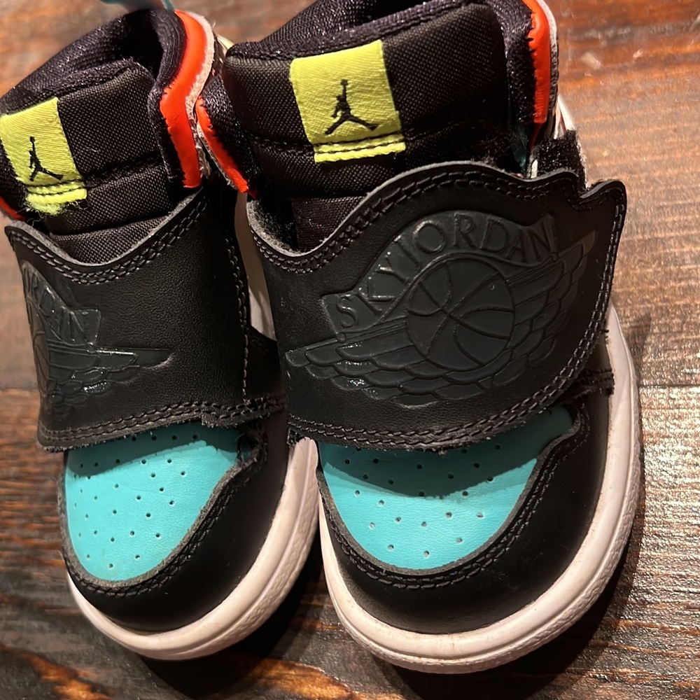 Sky Jordan 1 TD 'Composition Notebook - Laser Crimson'